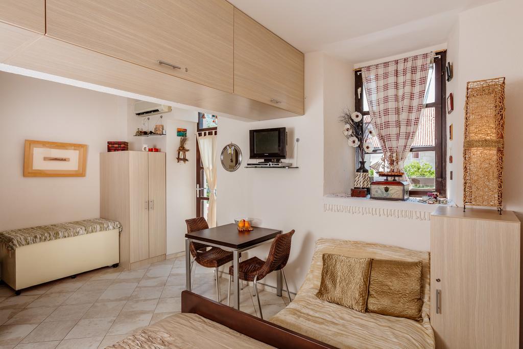 Celine'S Place By The Sea Kotor Exterior foto